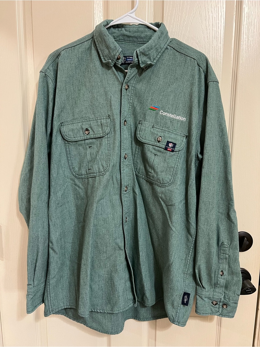 Tyndale FR  Men's Green Long-Sleeve Button-Down Work Shirt